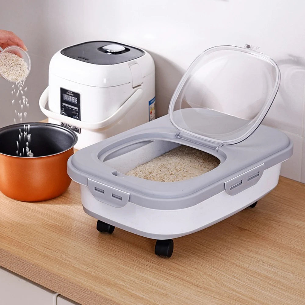 Space-Saving Foldable Food Storage with Large Capacity