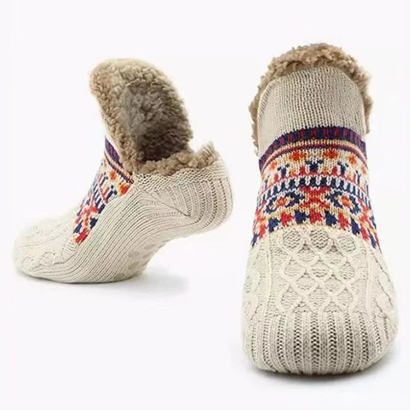 Cozy Snowflake Pattern Winter Socks