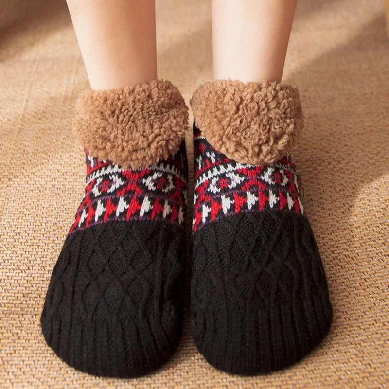 Cozy Snowflake Pattern Winter Socks