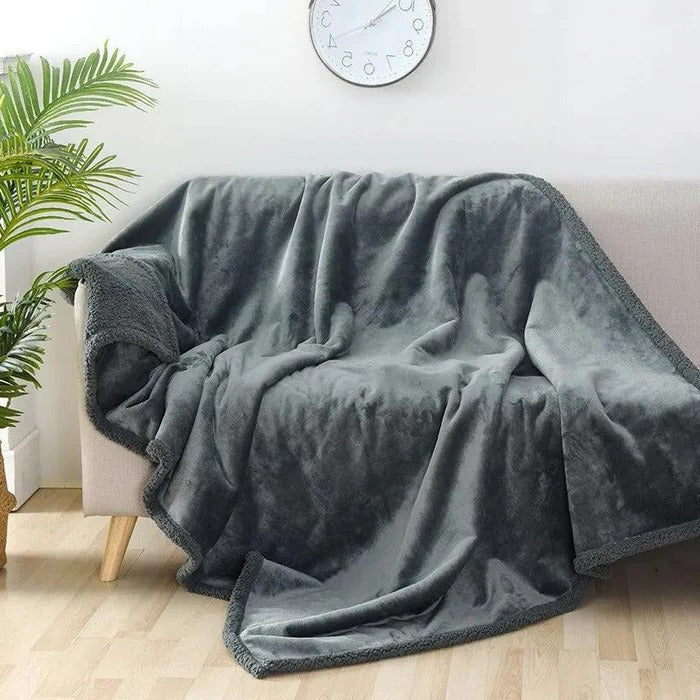 Cozy Waterproof Thermal Blanket for All-Weather Warmth