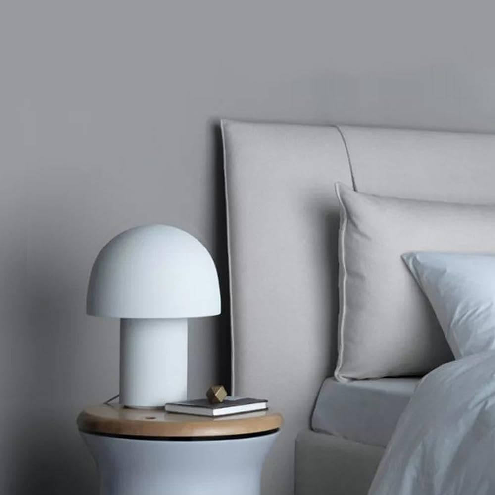 Sleek Wireless Table Lamp
