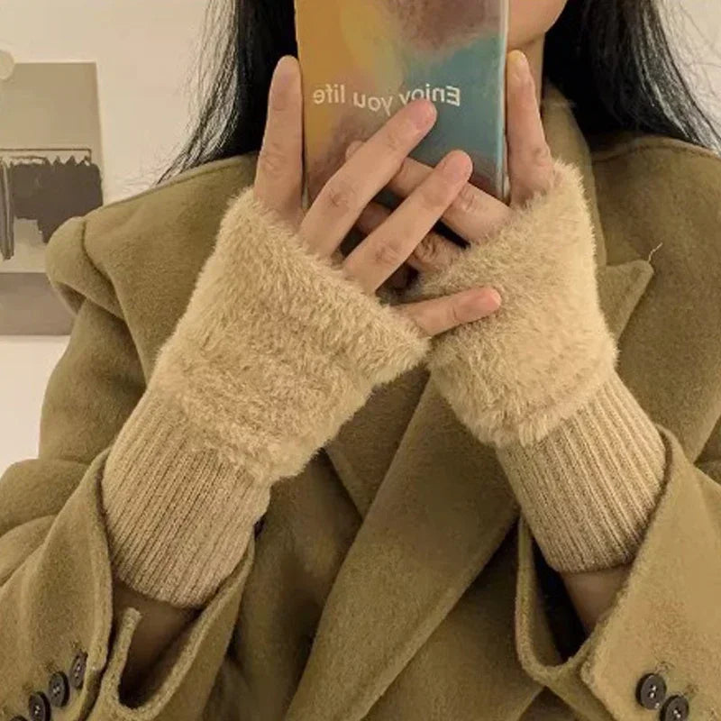 Luxurious Plush Fingerless Gloves for Women